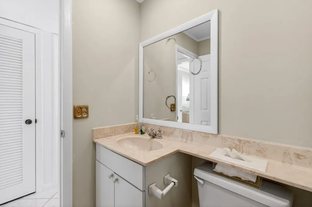 95 Burgundy B Delray Beach FL 33484