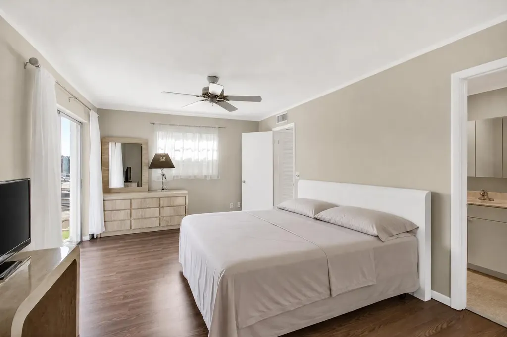95 Burgundy B Delray Beach FL 33484