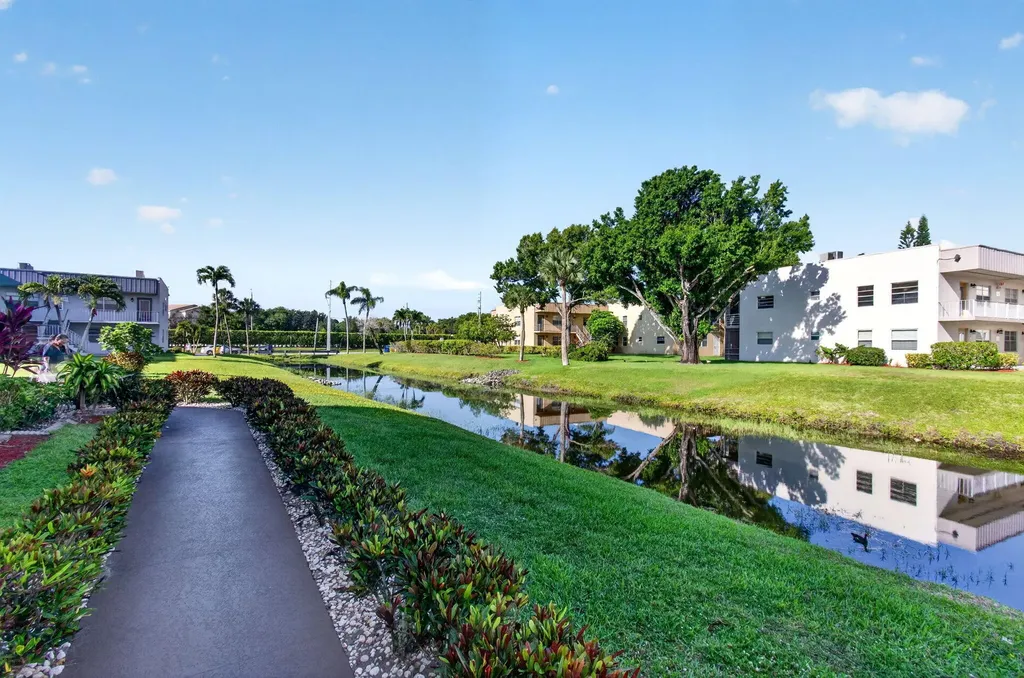 95 Burgundy B Delray Beach FL 33484
