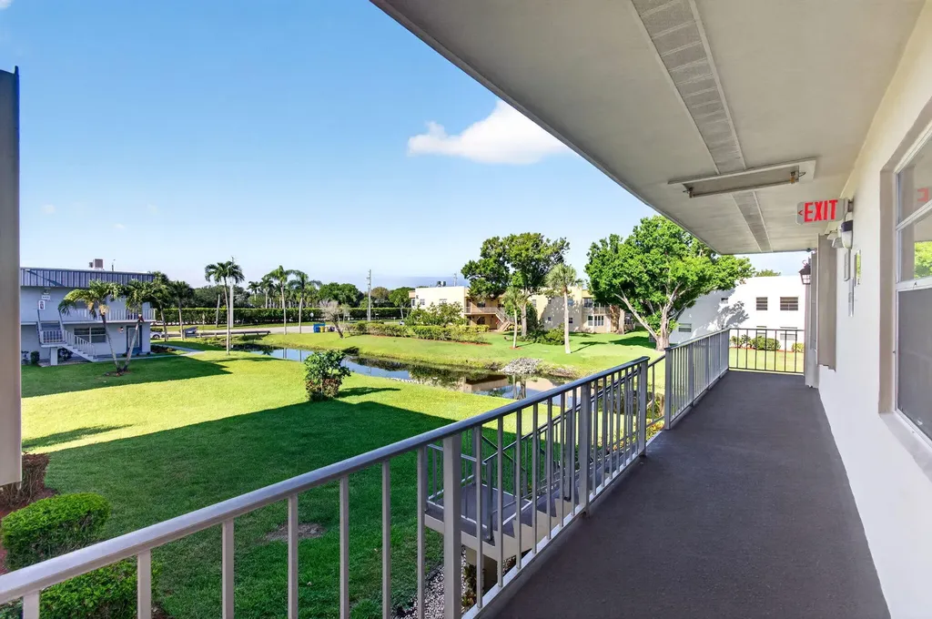 95 Burgundy B Delray Beach FL 33484