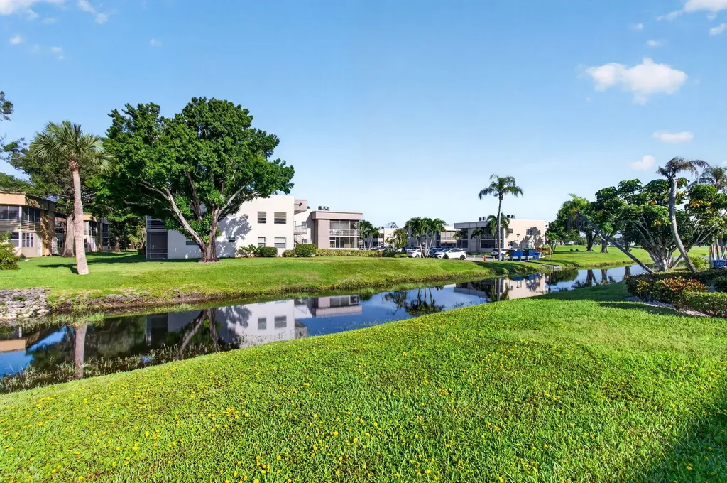 95 Burgundy B Delray Beach FL 33484