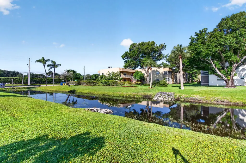 95 Burgundy B Delray Beach FL 33484