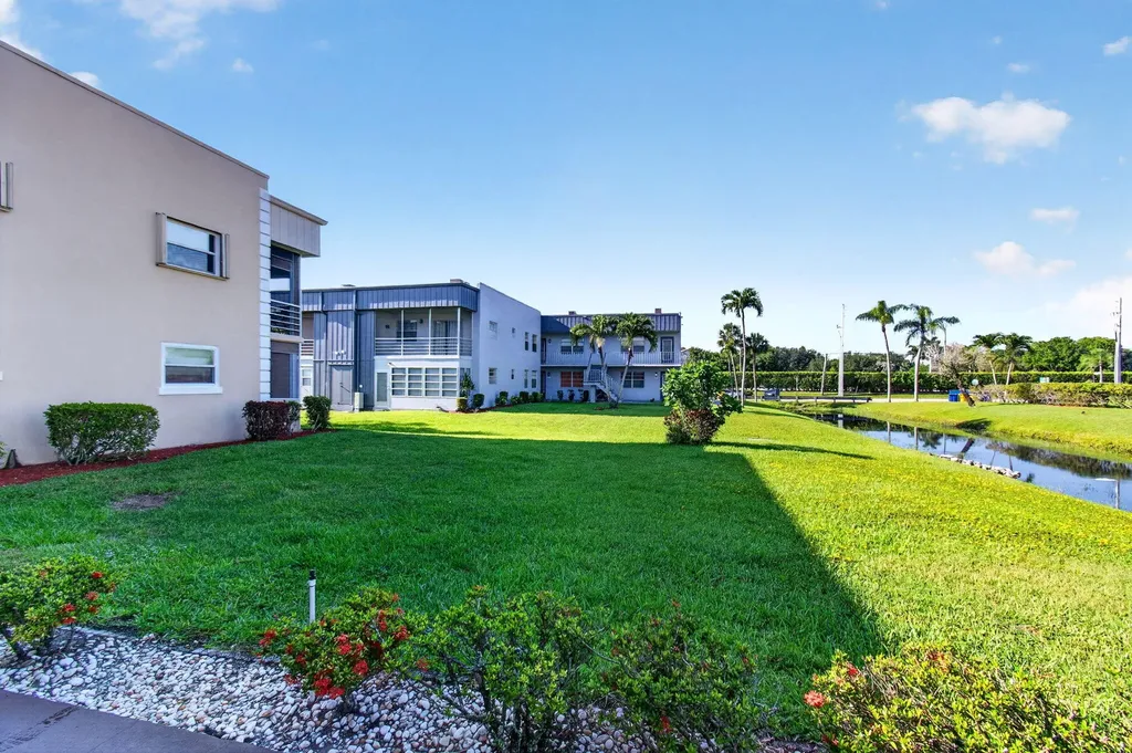 95 Burgundy B Delray Beach FL 33484