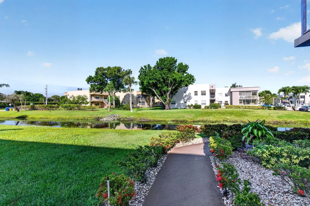 95 Burgundy B Delray Beach FL 33484