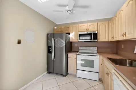 95 Burgundy B Delray Beach FL 33484