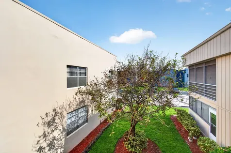 95 Burgundy B Delray Beach FL 33484
