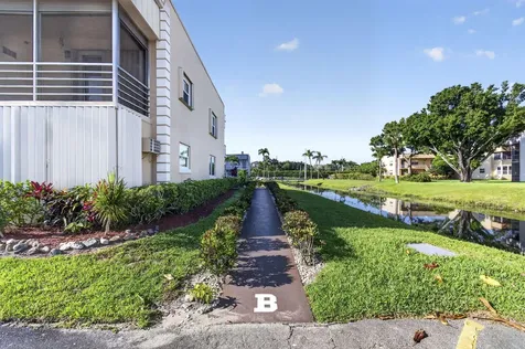 95 Burgundy B Delray Beach FL 33484
