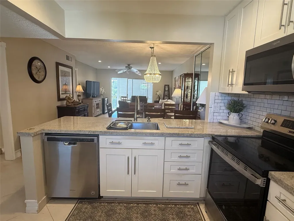 32 Abbey Lane Delray Beach FL 33446