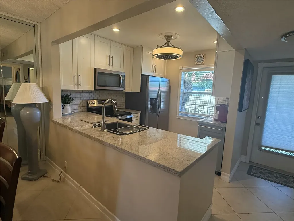 32 Abbey Lane Delray Beach FL 33446