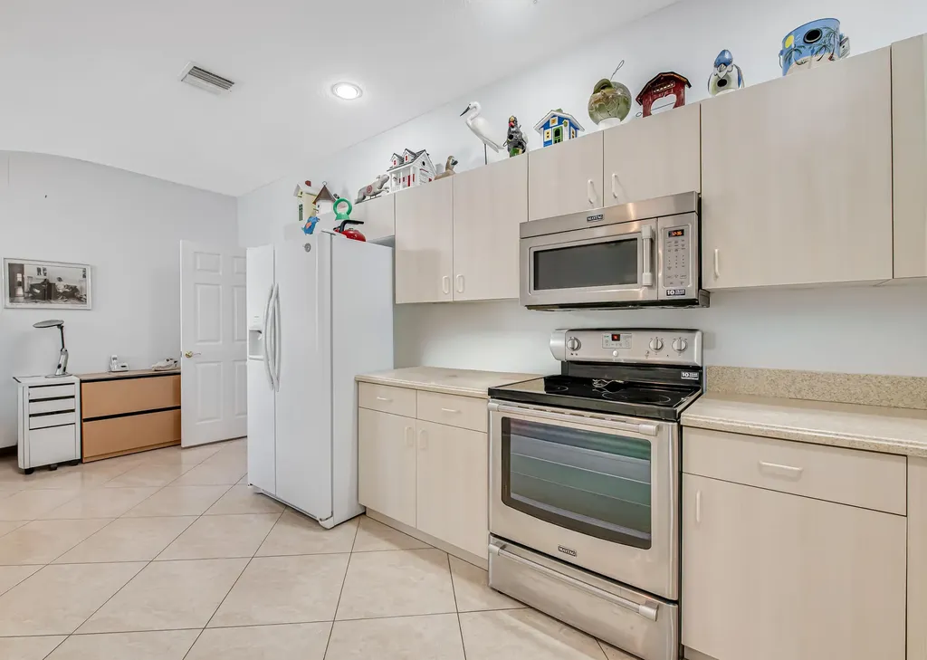 9543 Crescent View Drive N Boynton Beach FL 33437