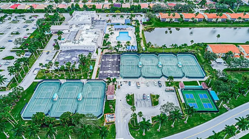 9543 Crescent View Drive N Boynton Beach FL 33437