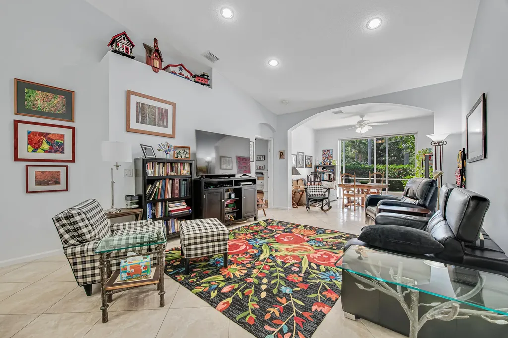 9543 Crescent View Drive N Boynton Beach FL 33437