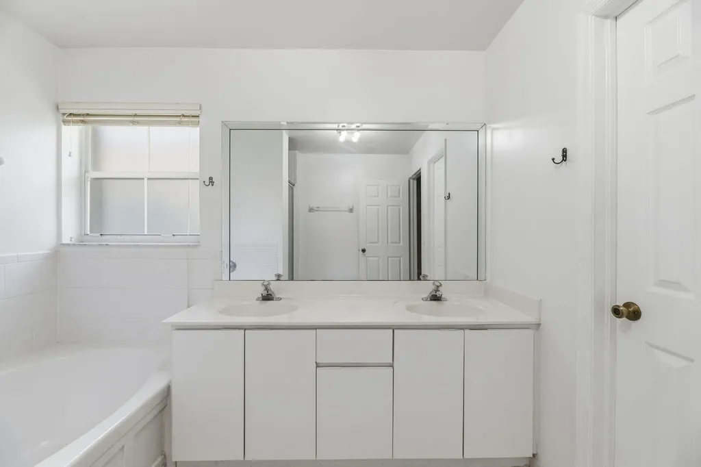 345 W Cypress Cove Circle Davie FL 33325