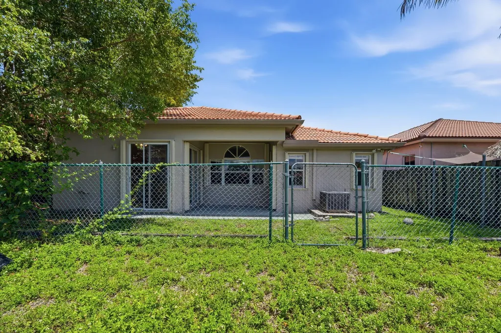 345 W Cypress Cove Circle Davie FL 33325