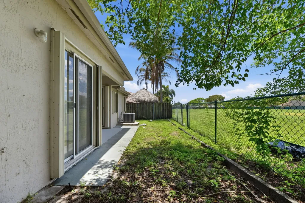 345 W Cypress Cove Circle Davie FL 33325
