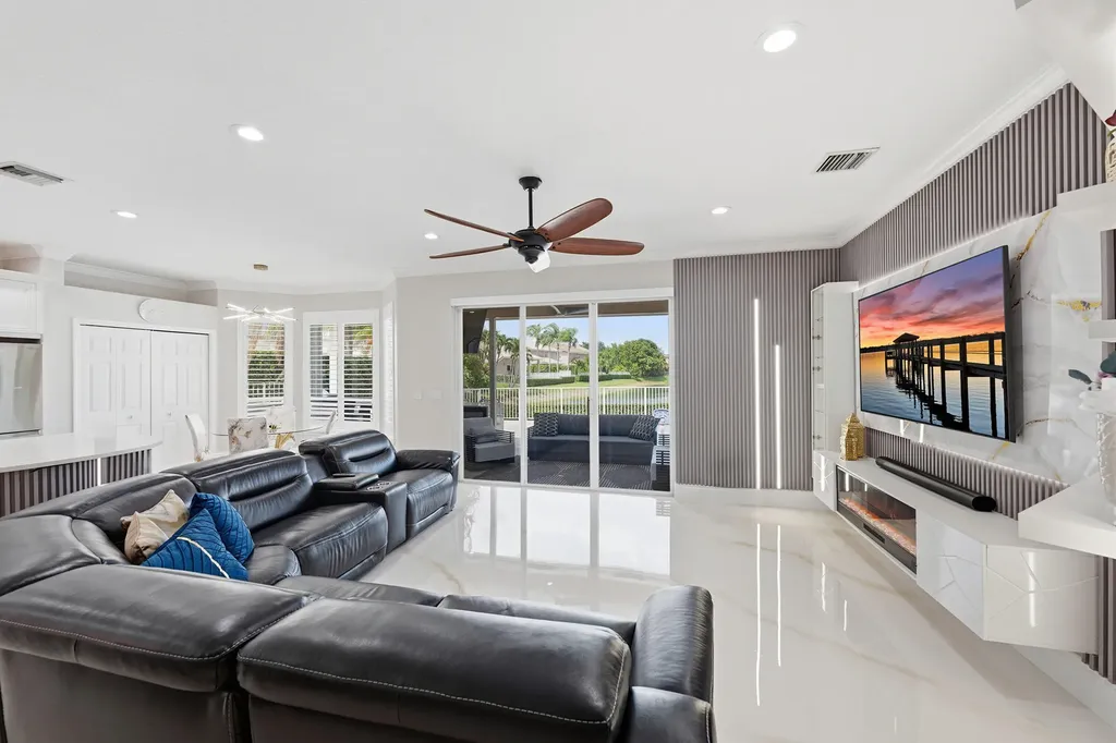 5947 NW 54th Circle Coral Springs FL 33067