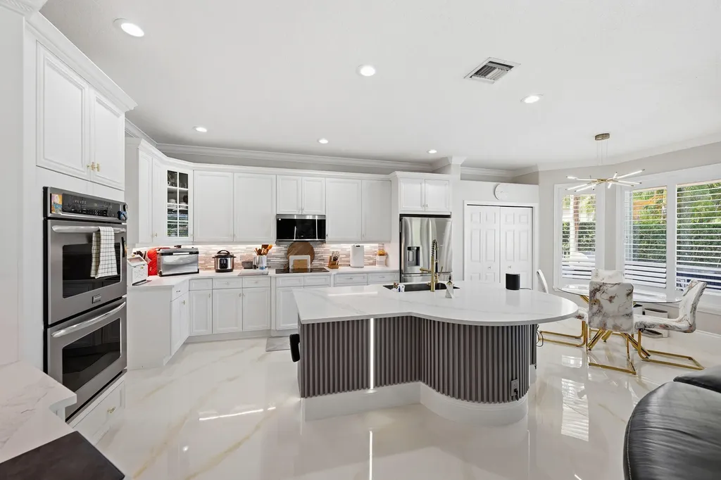 5947 NW 54th Circle Coral Springs FL 33067