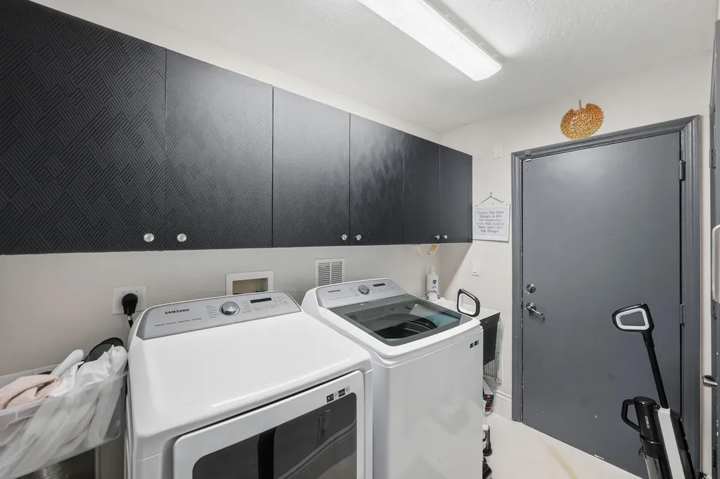 5947 NW 54th Circle Coral Springs FL 33067
