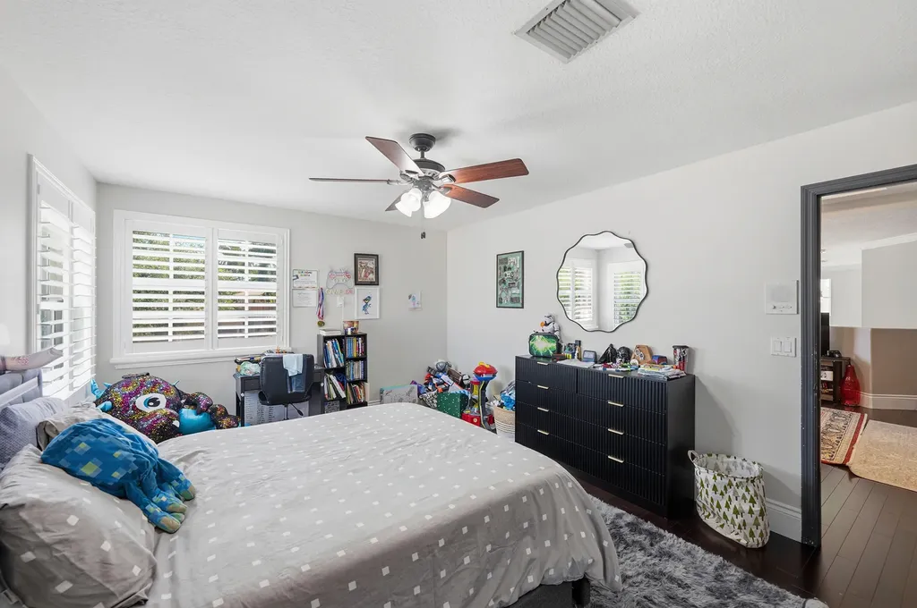 5947 NW 54th Circle Coral Springs FL 33067
