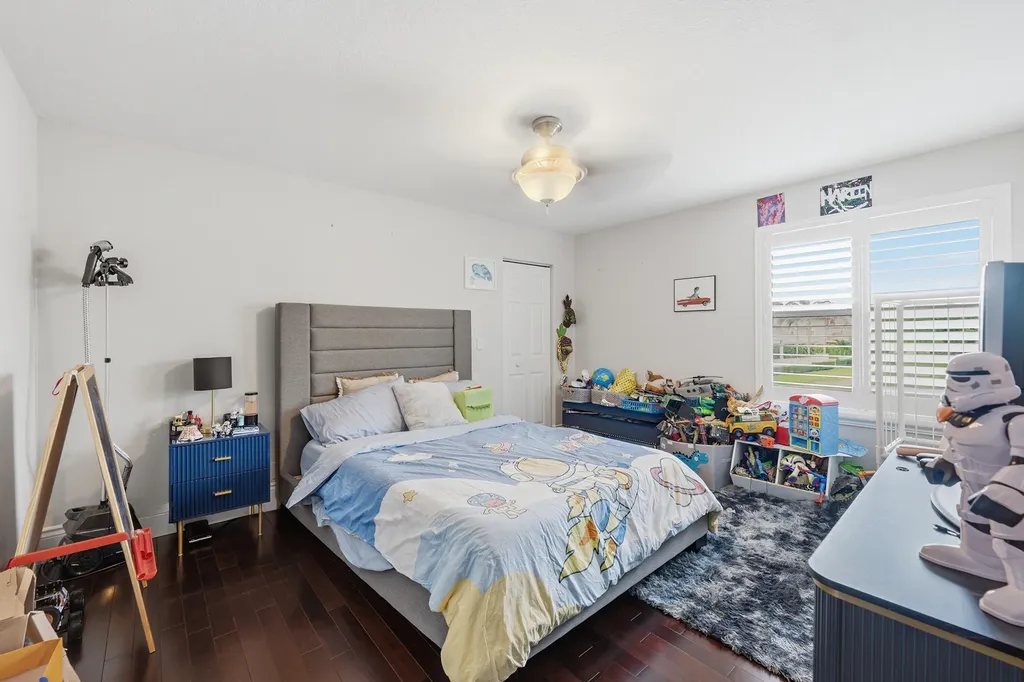 5947 NW 54th Circle Coral Springs FL 33067