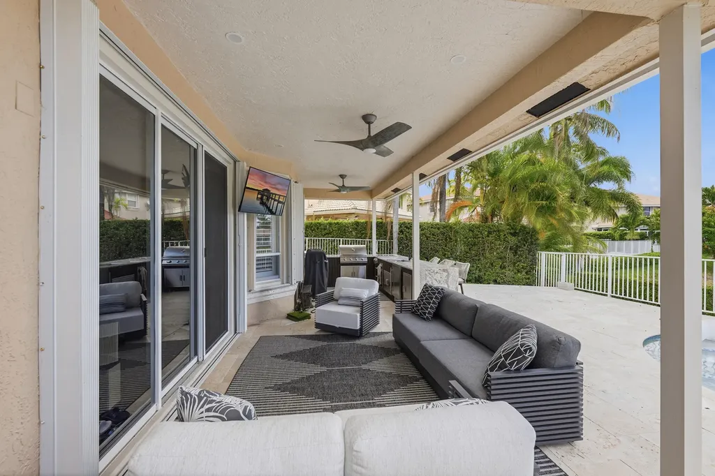 5947 NW 54th Circle Coral Springs FL 33067