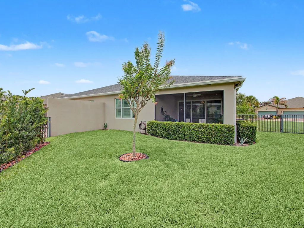 12773 SW Lake Fern Circle Port St Lucie FL 34987