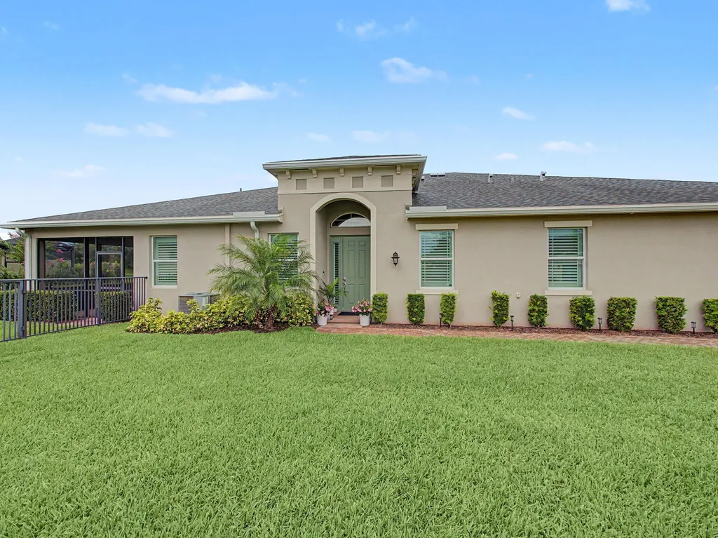 12773 SW Lake Fern Circle Port St Lucie FL 34987