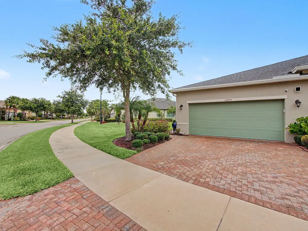 12773 SW Lake Fern Circle Port St Lucie FL 34987