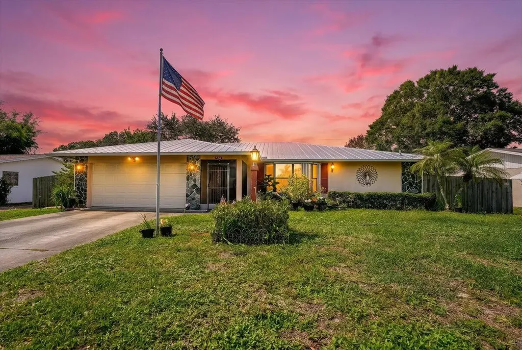 716 SE Evergreen Terrace Port St Lucie FL 34983