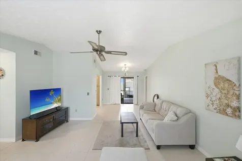 716 SE Evergreen Terrace Port St Lucie FL 34983