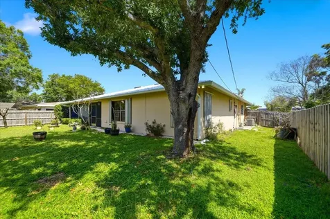 716 SE Evergreen Terrace Port St Lucie FL 34983