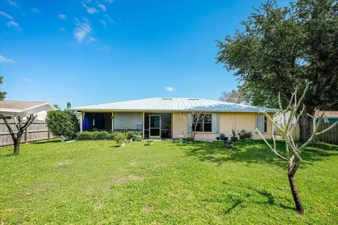 716 SE Evergreen Terrace Port St Lucie FL 34983