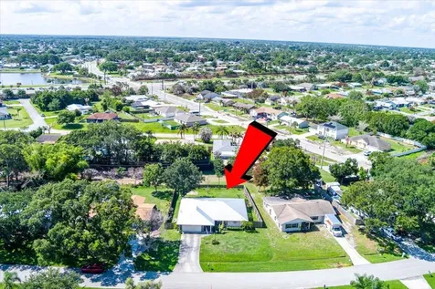 716 SE Evergreen Terrace Port St Lucie FL 34983