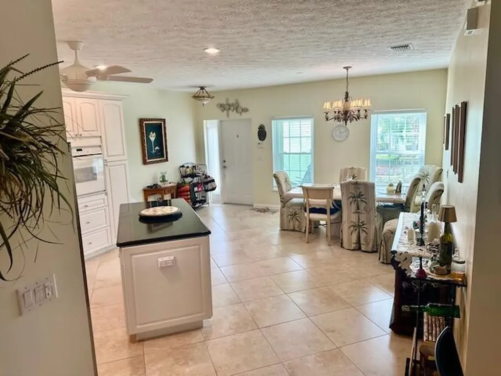 2183 SE Wild Meadow Circle Port St Lucie FL 34952