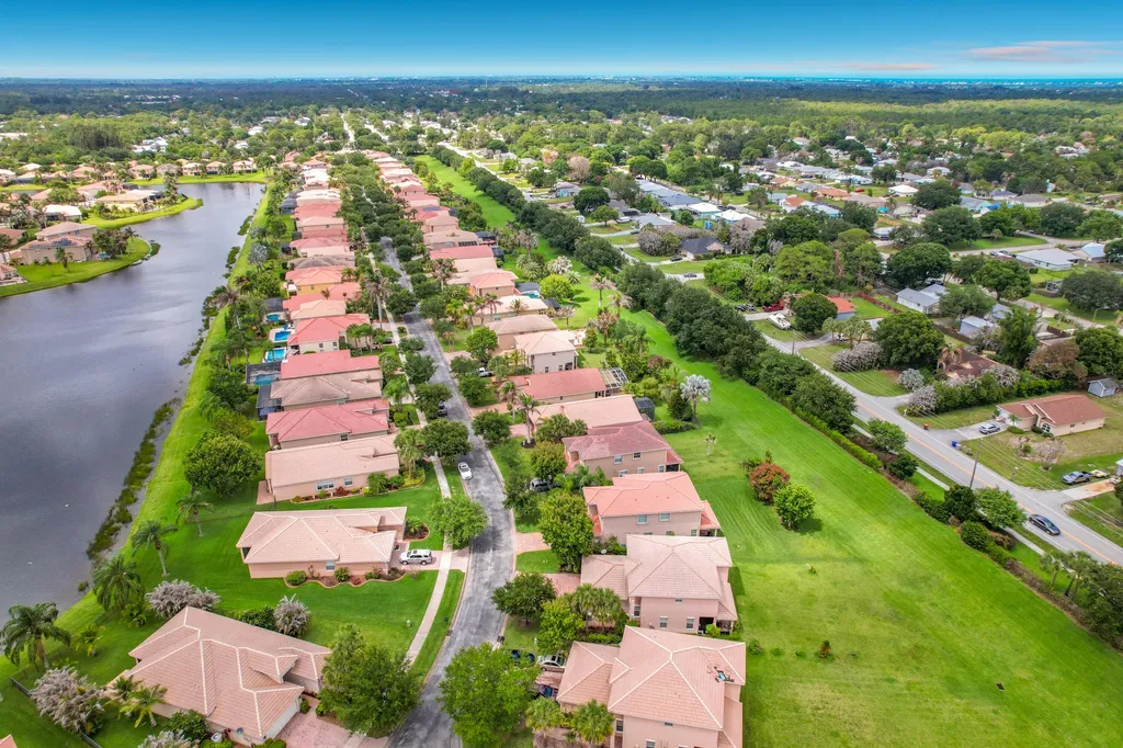 2045 Grey Falcon Circle SW Vero Beach FL 32962