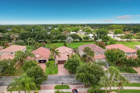 2045 Grey Falcon Circle SW Vero Beach FL 32962