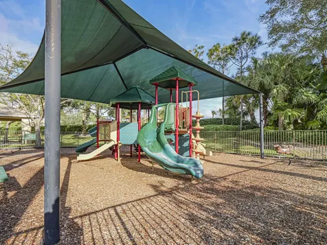 2045 Grey Falcon Circle SW Vero Beach FL 32962