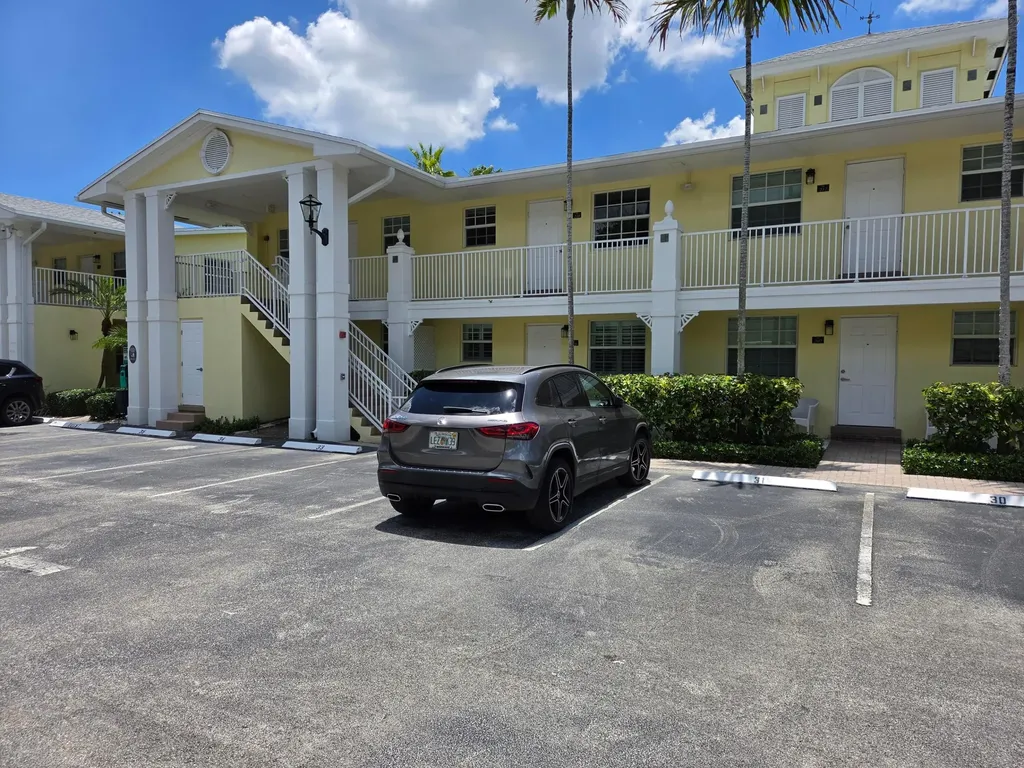 2660 NE 8th Avenue Wilton Manors FL 33334