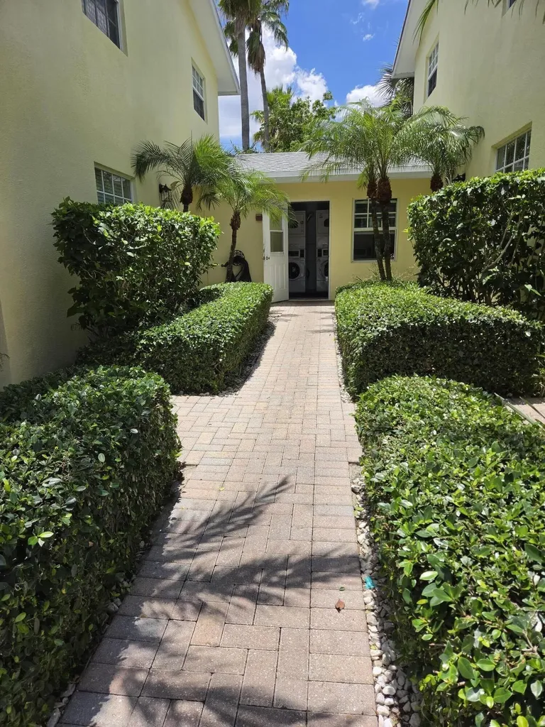 2660 NE 8th Avenue Wilton Manors FL 33334