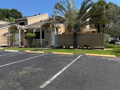7199 Sportsmans Drive North Lauderdale FL 33068