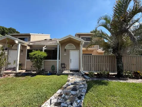 7199 Sportsmans Drive North Lauderdale FL 33068