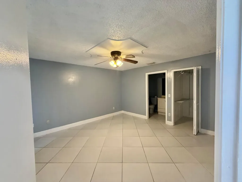 5072 Arbor Glen Circle Lake Worth FL 33463