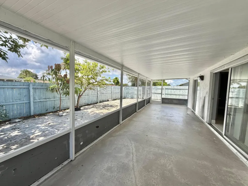 5072 Arbor Glen Circle Lake Worth FL 33463