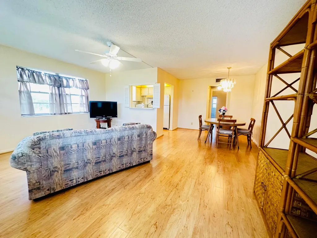 269 Farnham L Deerfield Beach FL 33442