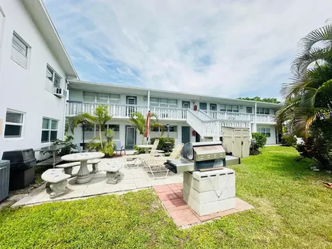 269 Farnham L Deerfield Beach FL 33442