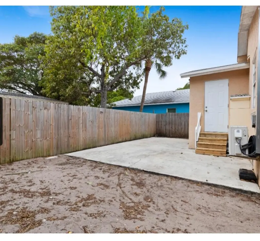 534 21st Street West Palm Beach FL 33407