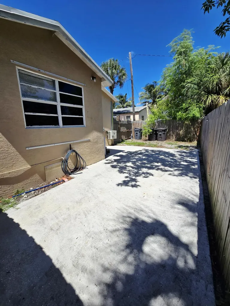534 21st Street West Palm Beach FL 33407