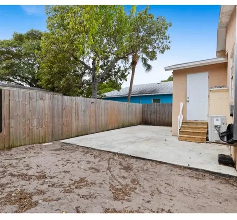 534 21ST Street West Palm Beach FL 33407