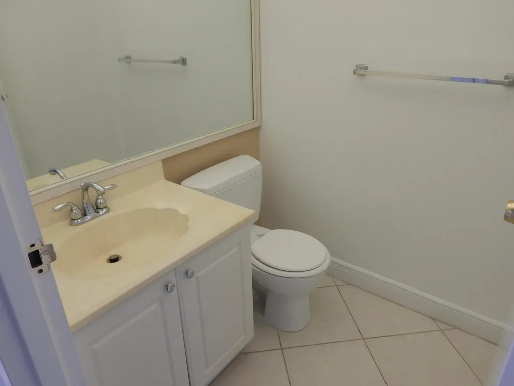 242 Seville K Delray Beach FL 33446