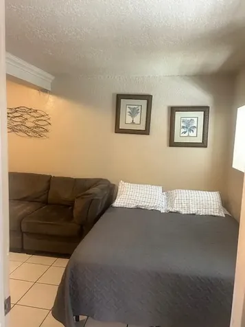 727 Penn Street West Palm Beach FL 33401